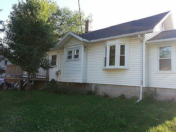5th image of 301 W Merry Ave