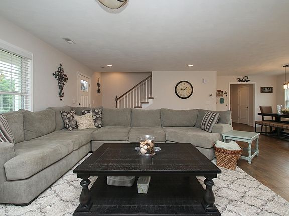 4th image of 702 Bradford Cir