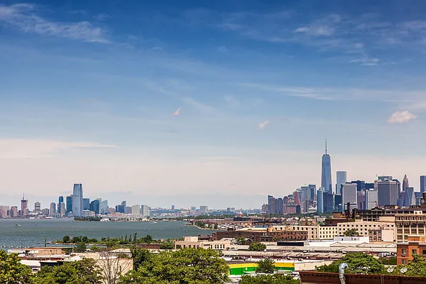 Rented by Brooklyn Heights Real Estate Inc | media 24