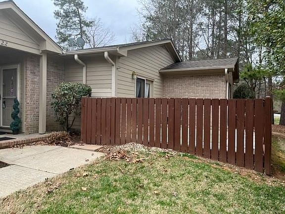 4th image of 122 Glenwood Cir
