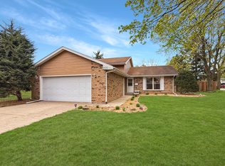 900 Oakcrest Dr, Rantoul, IL 61866