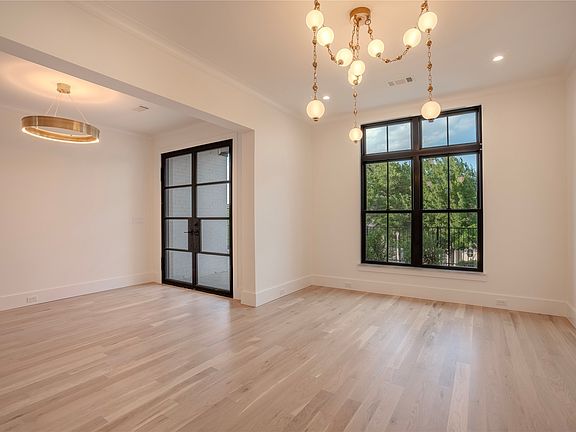 3rd image of 7013 Oakmont Ter