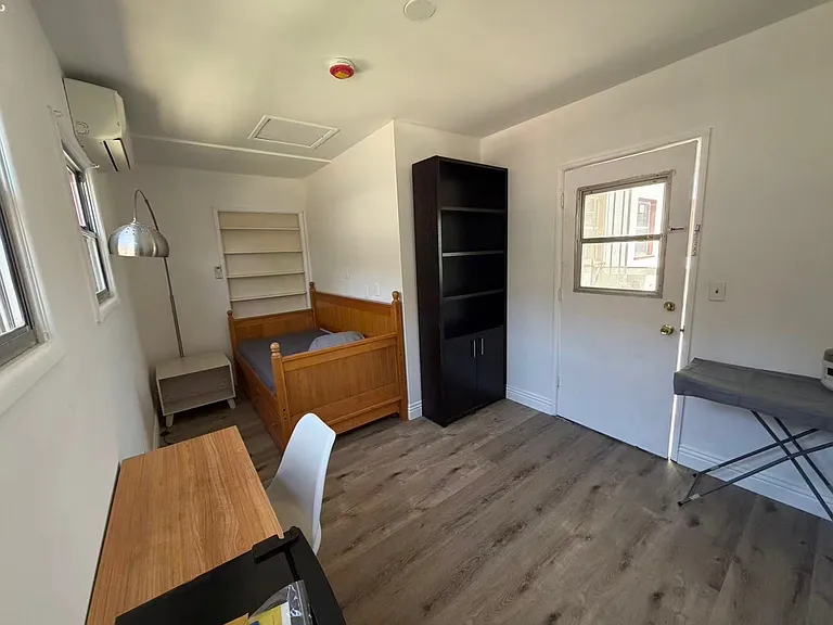 2309 Schoolside Ave #1 — Photo 4