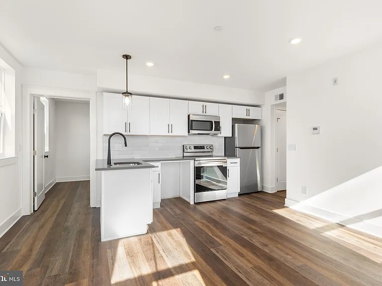 7037 Ridge Ave #202 — Photo 6