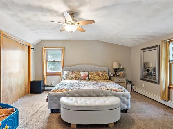 60 Lynn St, Peabody, MA 01960