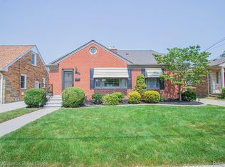 23215 Clairwood St, Saint Clair Shores, MI