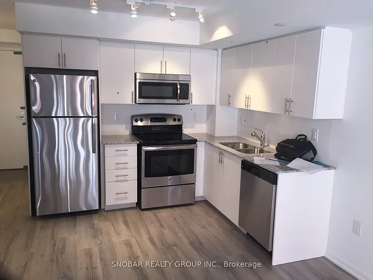 830 Lawrence Ave W #423 — Photo 1