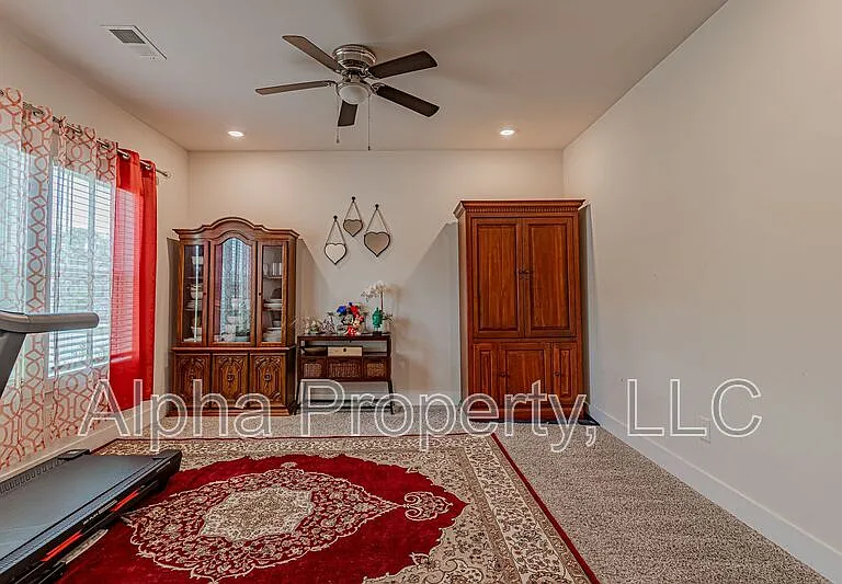 126 Pewter Cir — Photo 3