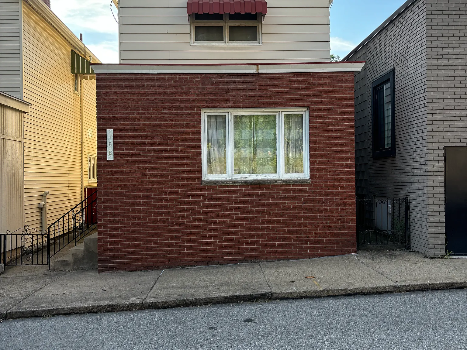 166 Southern Ave — Photo 2