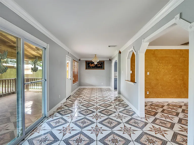 13119 Lindenloch Ln — Photo 9