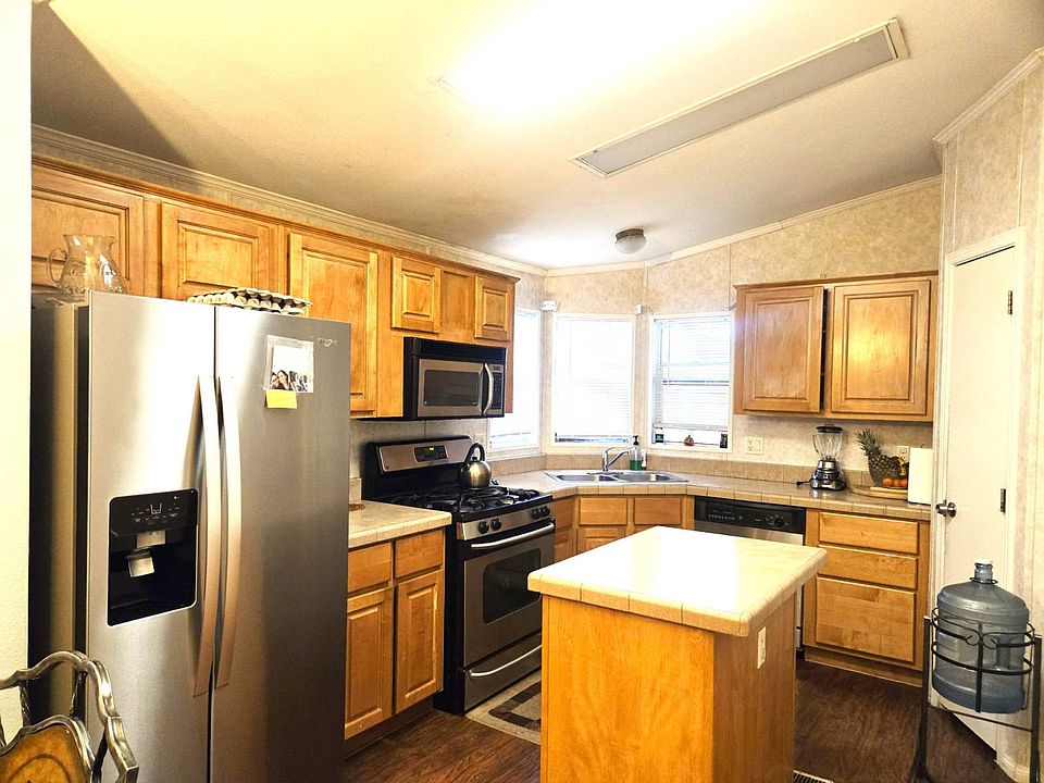 1st image of 300 Thornton Dr