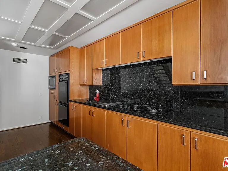 1360 S Beverly Glen Blvd #Penthouse 301 — Photo 12