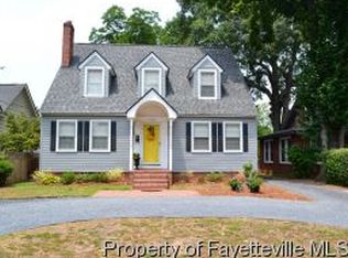 213 Oakridge Ave, Fayetteville, NC 28305