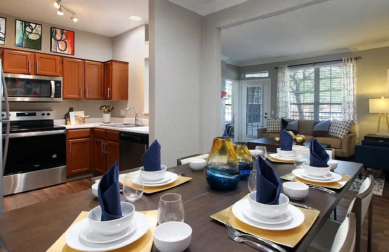 Lenox Village Apartments — Photo 27