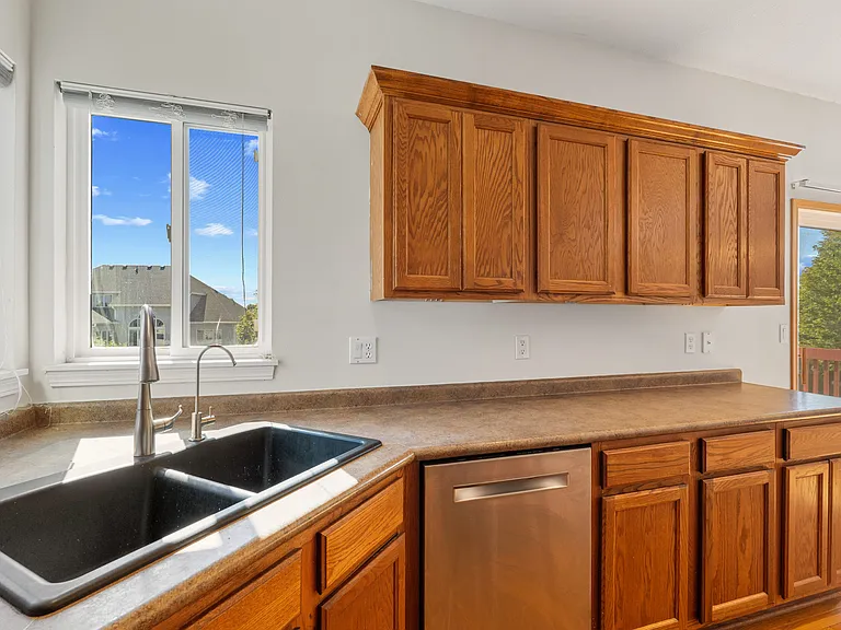 3022 Beckley St — Photo 11