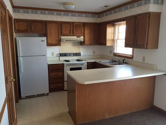 4th image of 319A Saint Andrews Dr
