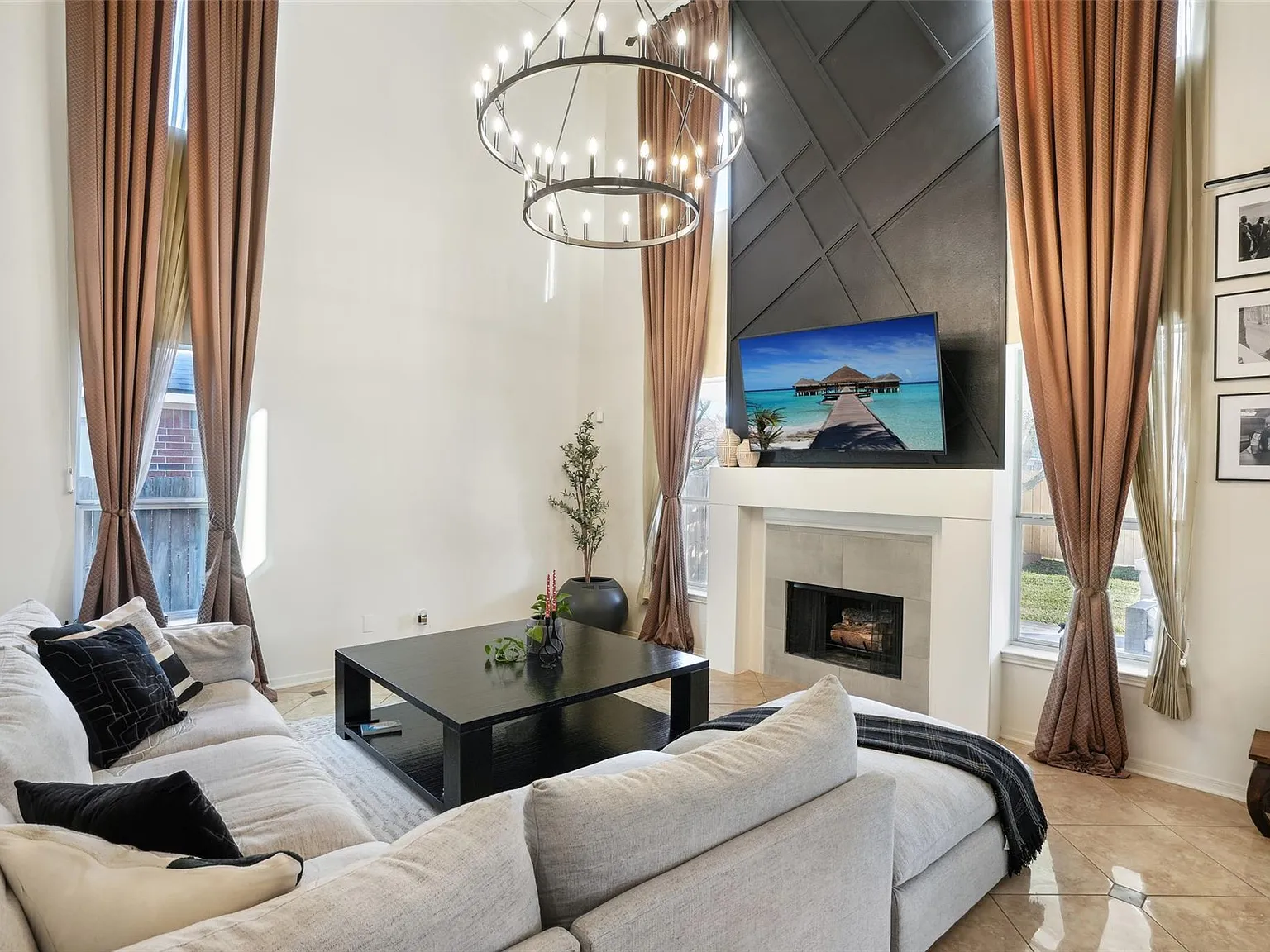 4 bed, 3.0 bath, 2542 sqft, $3,000 — Photo 4