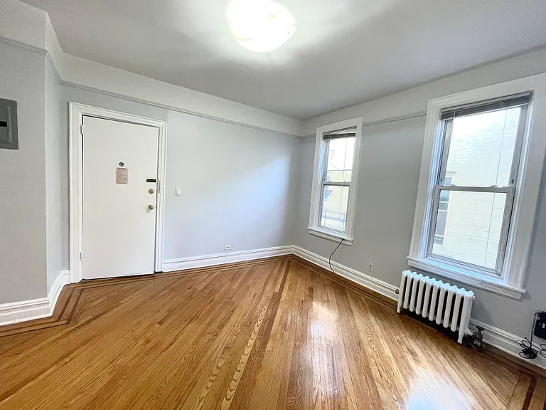 4-33 27th Ave #3L — Photo 8