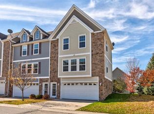 360 NE Olivewood, Waukee, IA 50263