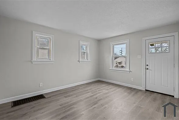 10006 Dorothy Ave — Photo 5