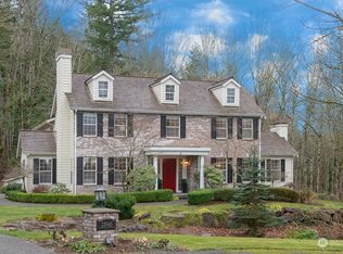 25945 NE 32nd St, Redmond, WA