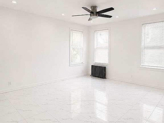 4th image of 2906 Voorhies Ave