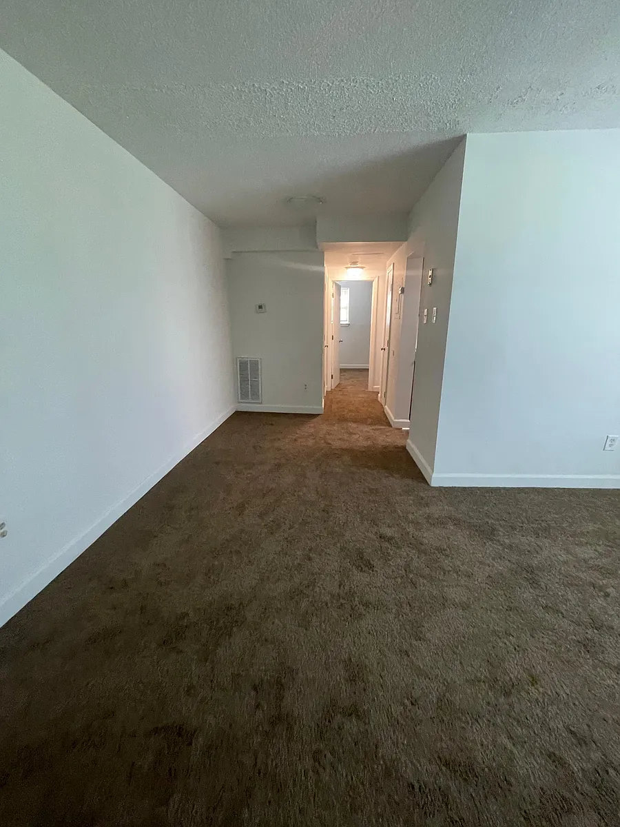 Building Photo - 742 Brandywine St SE #B1