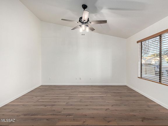 4th image of 8070 S New Abbey Dr