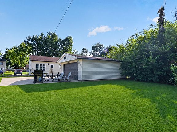 5th image of 2706 Streamside Dr