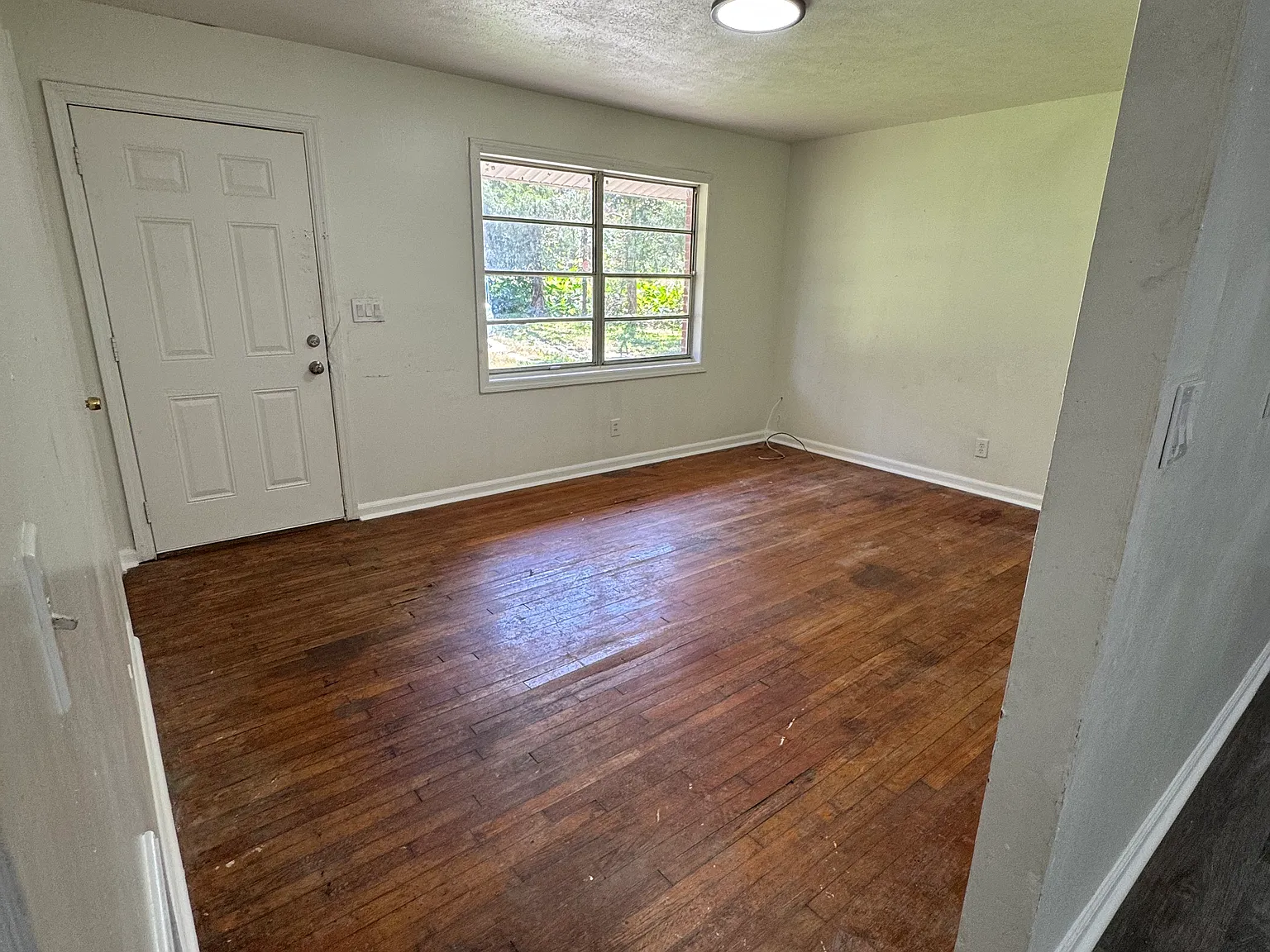 4 bed, 1434 sqft, $1,450 — Photo 2