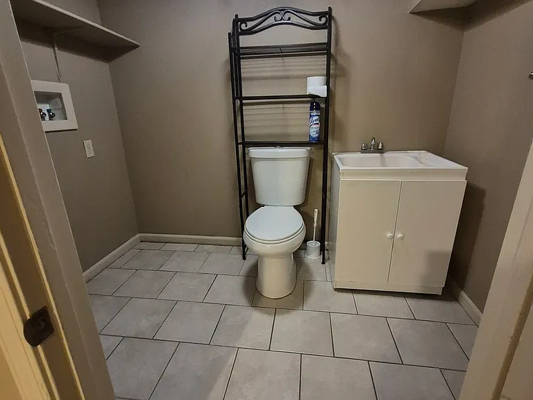 908 Cedar St #D — Photo 30