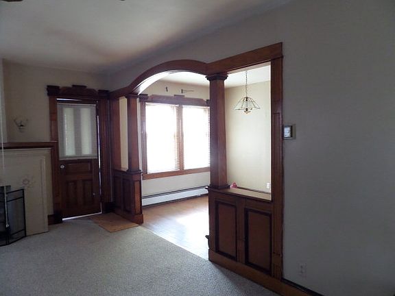 4th image of 209 Birchwood Ave