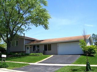 5349 Cinema Dr W, Hanover Park, IL 60133