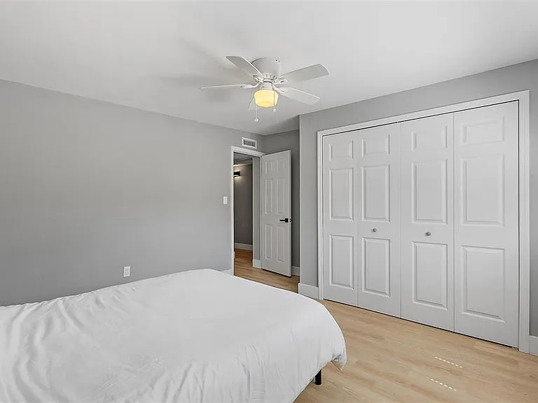 3926 Helena St NE — Photo 22