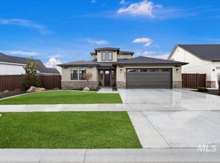 5733 N Levenham Ave, Meridian, ID 83646