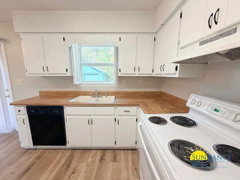 311 Evergreen Dr — Photo 5