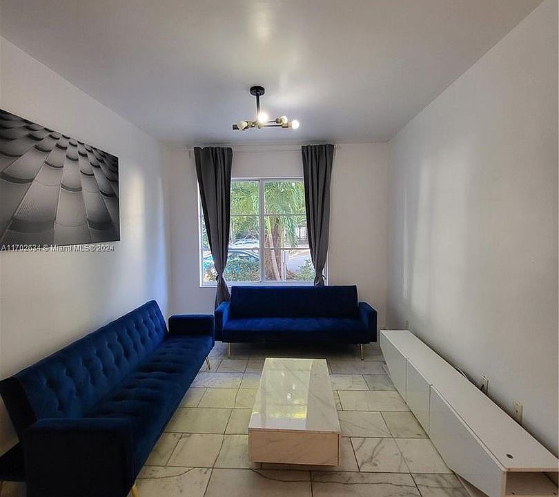 1st image of 918 Jefferson Ave APT 1