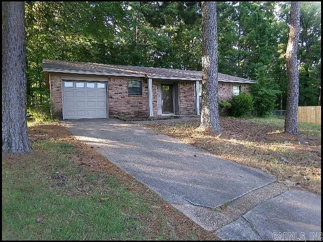 3 bed, 2.0 bath, 1094 sqft, $1,400 — Photo 2