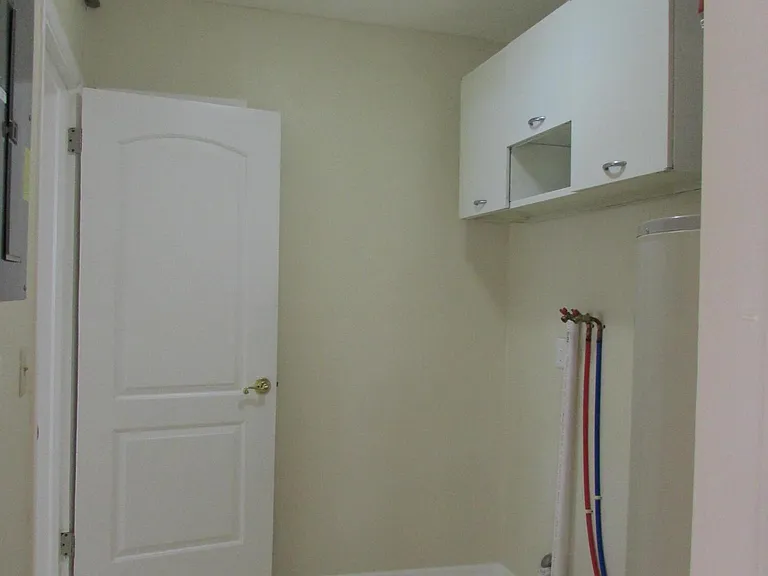 211 W Laila Dr — Photo 9