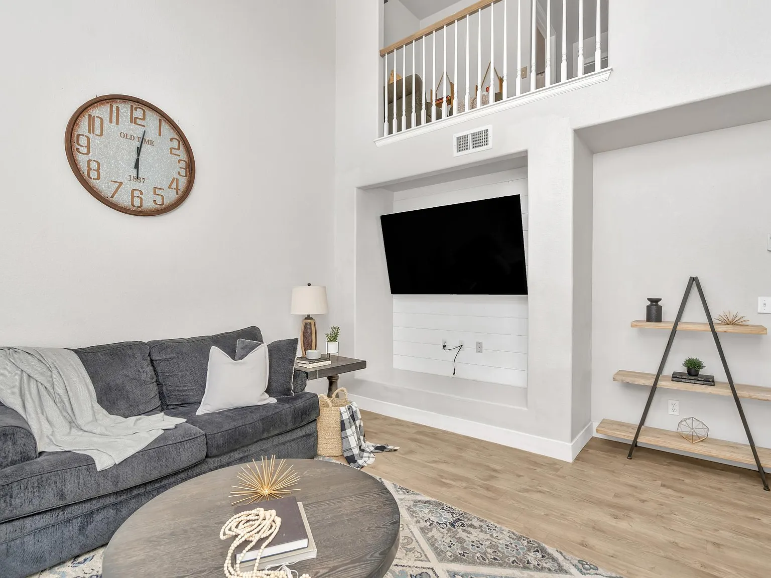 3 bed, 2.5 bath, 1709 sqft, $3,000 — Photo 3