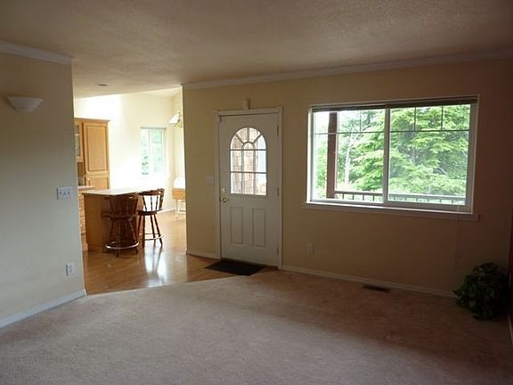 3rd image of 2501 NE 27th Dr
