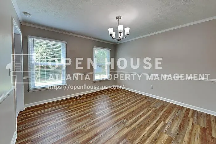 6839 Woodcreek Ln — Photo 8