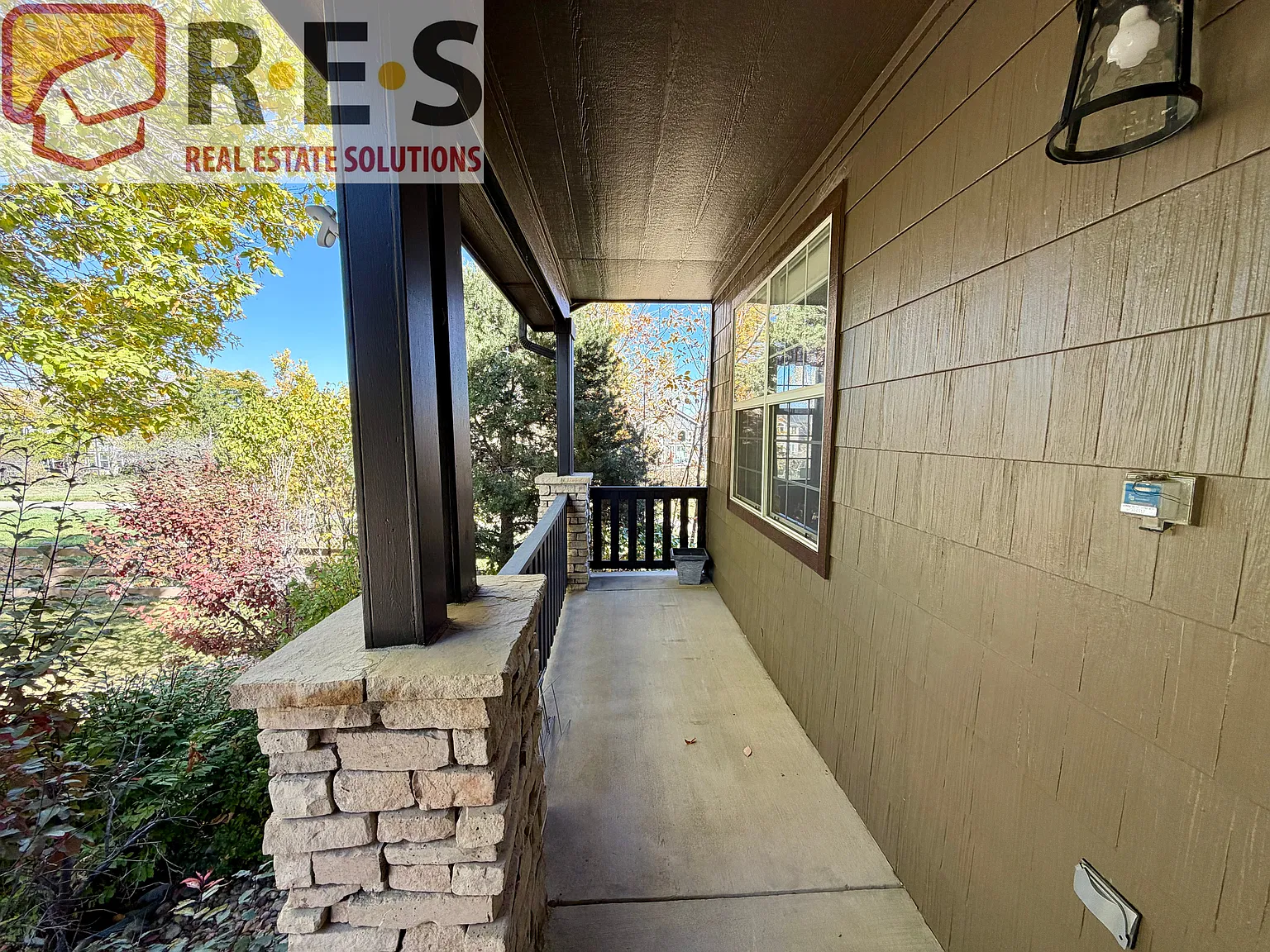 3 bed, 2.5 bath, 1994 sqft, $2,949 — Photo 3