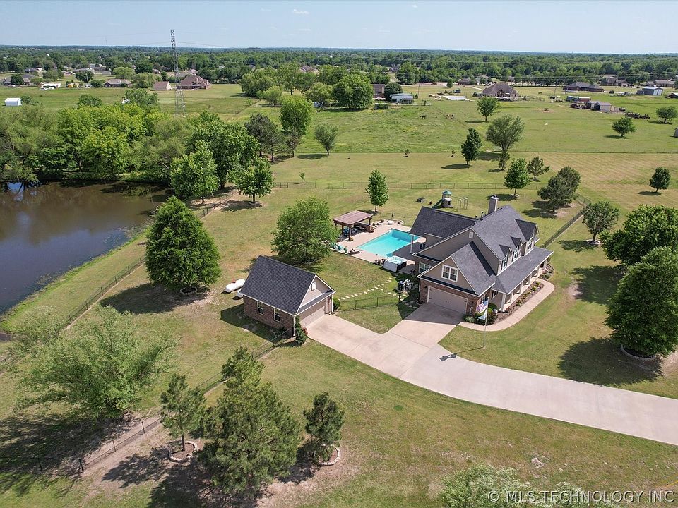 1st image of 2406 E Fairfield Ct
