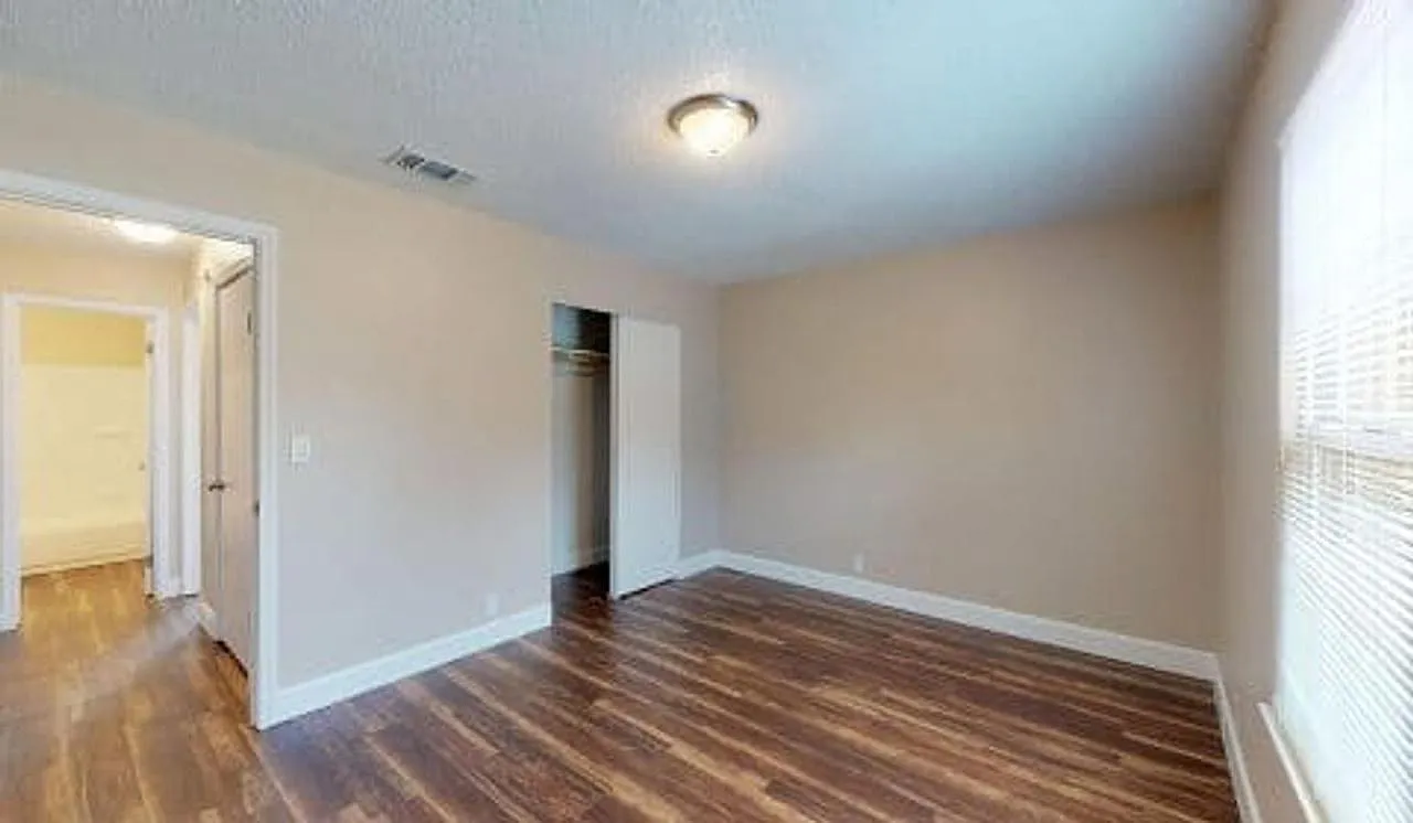 2 bed, 820 sqft, $895 — Photo 4