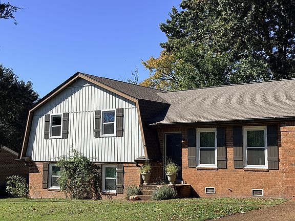 2nd image of 829 Stonebrook Blvd