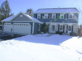 2111 Stewart Ln, Dundee, IL 60118