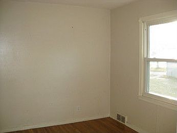 3rd image of 1917 Kathleen Dr