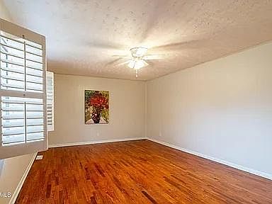 4th image of 522 E Moody Ave