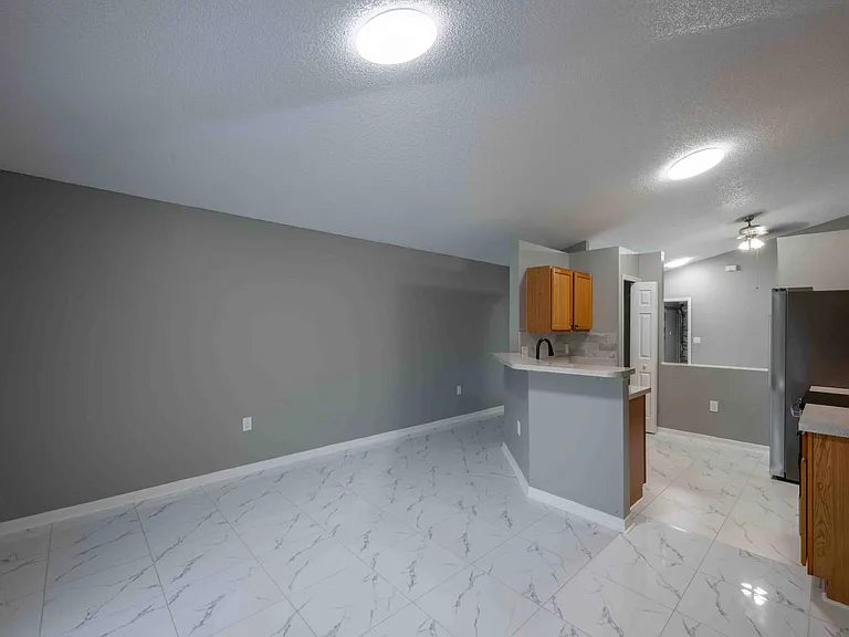 6920 Playpark Trl — Photo 28